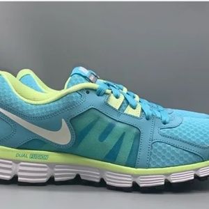 Nike Woman’s Dual Fusion ST2 Running Shoe - Size 11